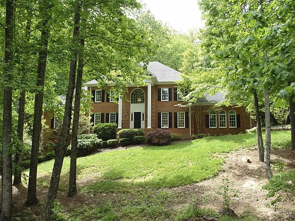 5th image of 1628 Strawberry Mountain Dr