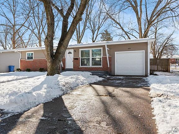 4th image of 420 Versailles Dr
