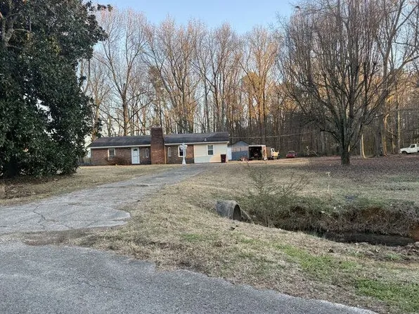 18026 Circle Dr, Athens, AL 35613