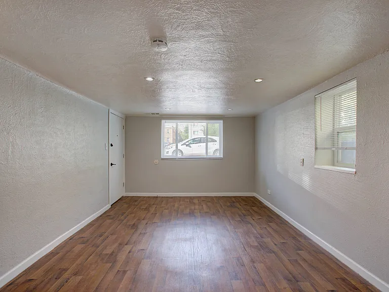 1030 N Washington St — Photo 16