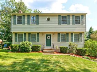 983 Methuen St, Dracut, MA 01826