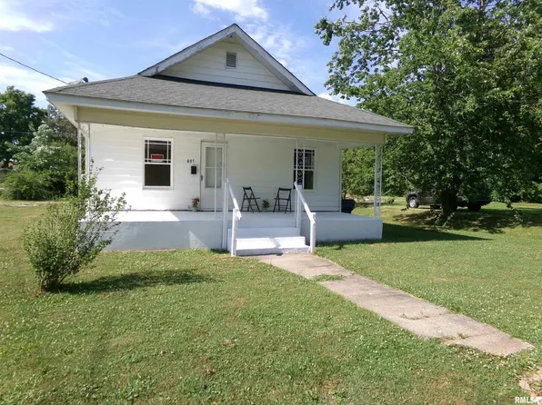 601 E 7th St, West Frankfort, IL 62896
