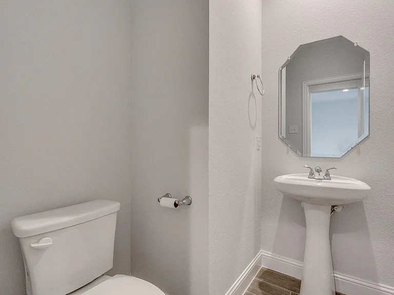 6805 Andrew Dr — Photo 27