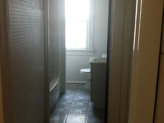 5th image of 208 Clark St #A