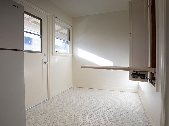 5th image of 1206 Carmelita Ave #4