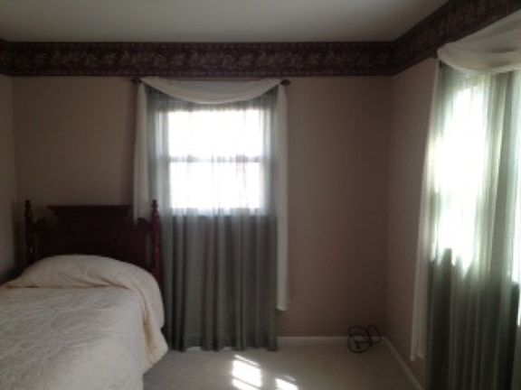 4th image of 1737 College Dr