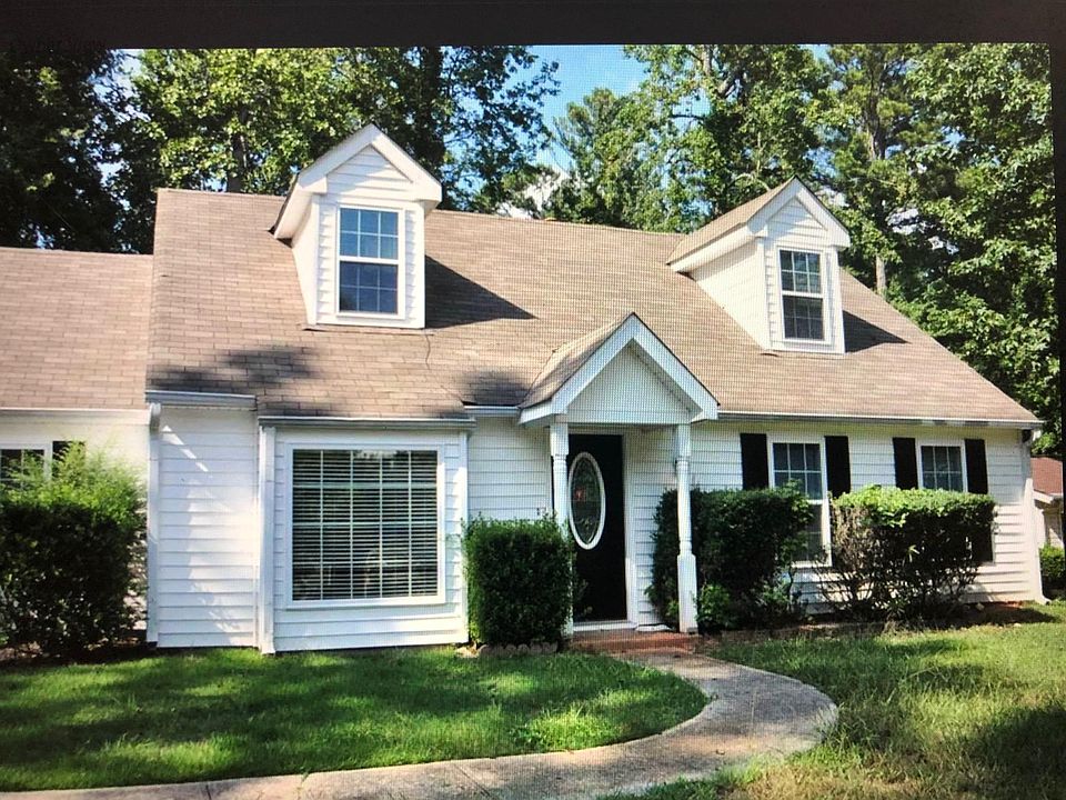 1st image of 8 Buckthorn Dr