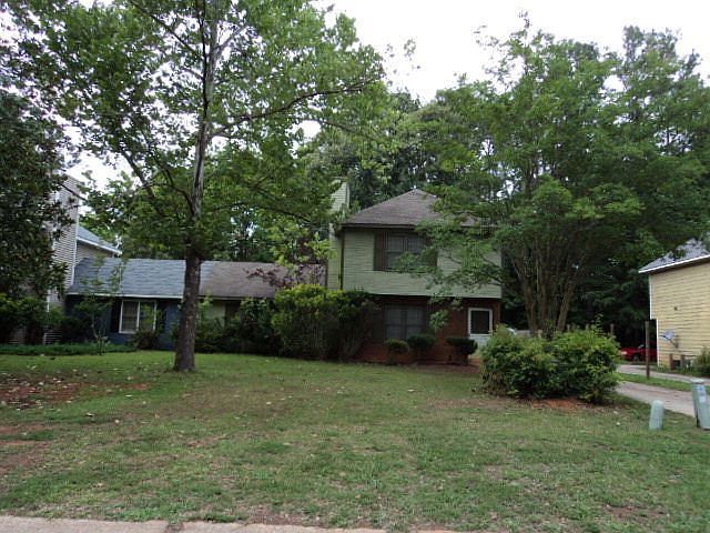 2nd image of 120 Shadow Moss Dr