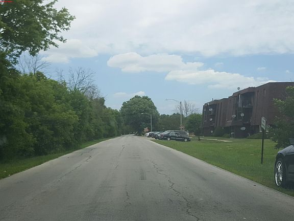 5th image of 293 Stoney Island Ave