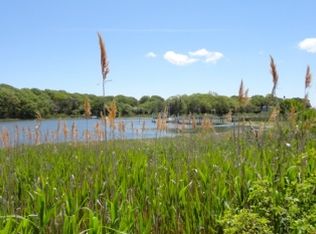 155 Peconic Bay Blvd, Riverhead, NY 11901