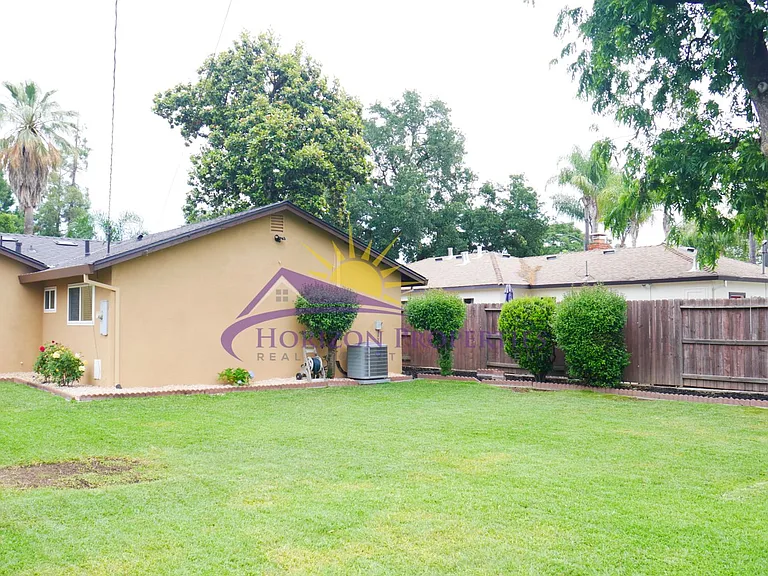 1405 Lisbon Ave — Photo 22
