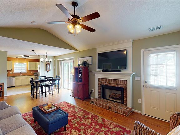 3rd image of 4609 Dolwick Dr