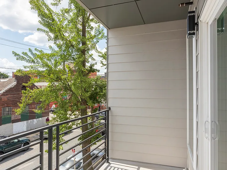1911 E Huntingdon St #3 — Photo 7