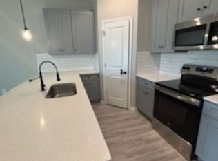 2309 NE 15th Ln, Cape Coral, FL 33909