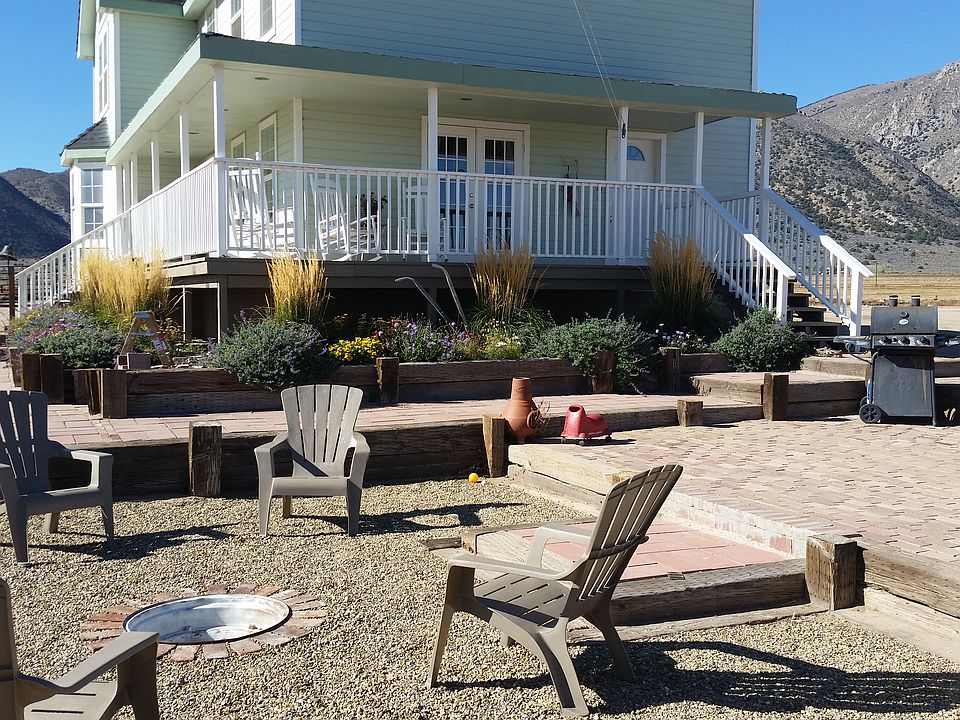 Outdoor Fire Pit Area