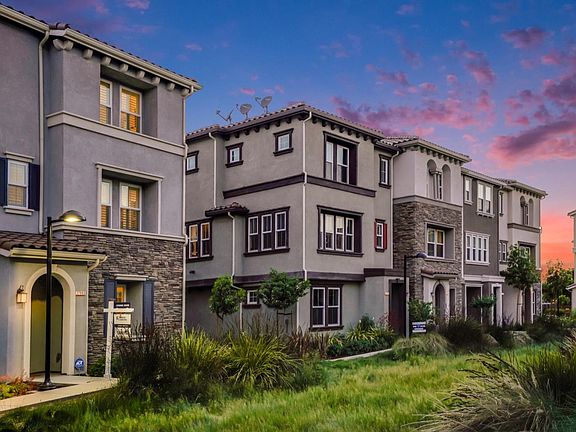 3rd image of 17992 Navarra Ln
