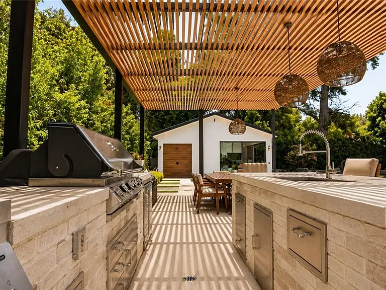 5050 Arundel Dr — Photo 60