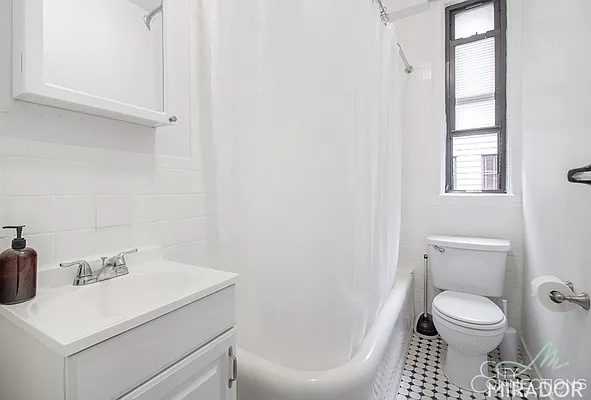 Rented by City Connections Realty | media 8