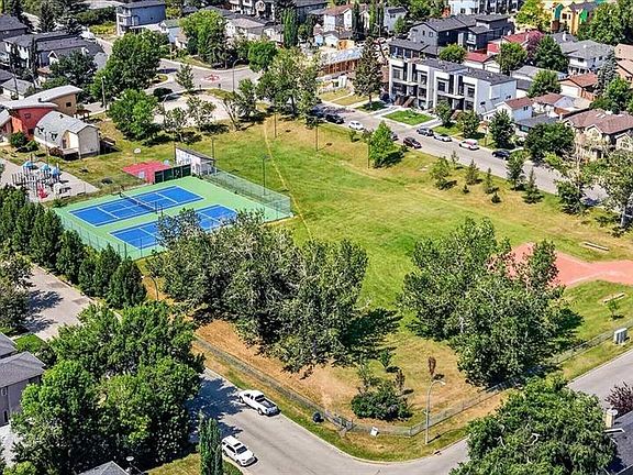 2nd image of 440 S 53rd Ave SW