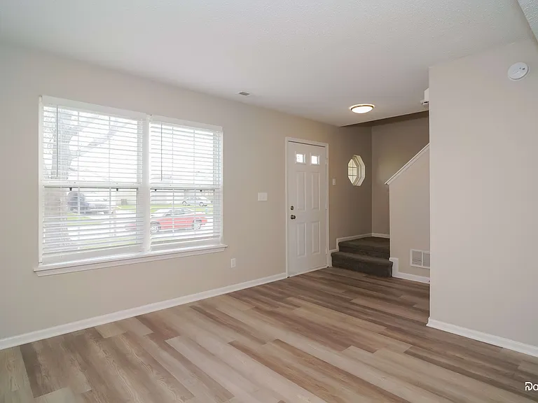 6730 Townsend Way — Photo 6