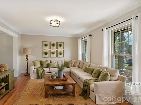 3rd image of 4931 Coronado Dr