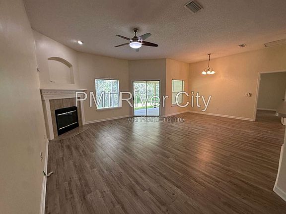 4th image of 533 Alice Cove Ct