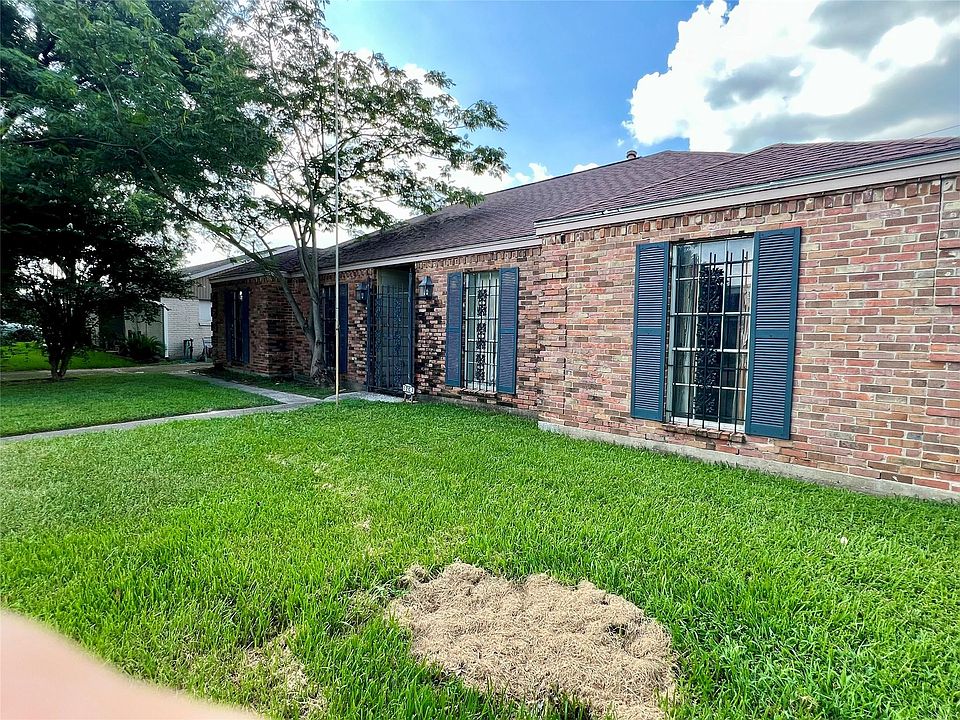 1st image of 2207 Droxford Dr