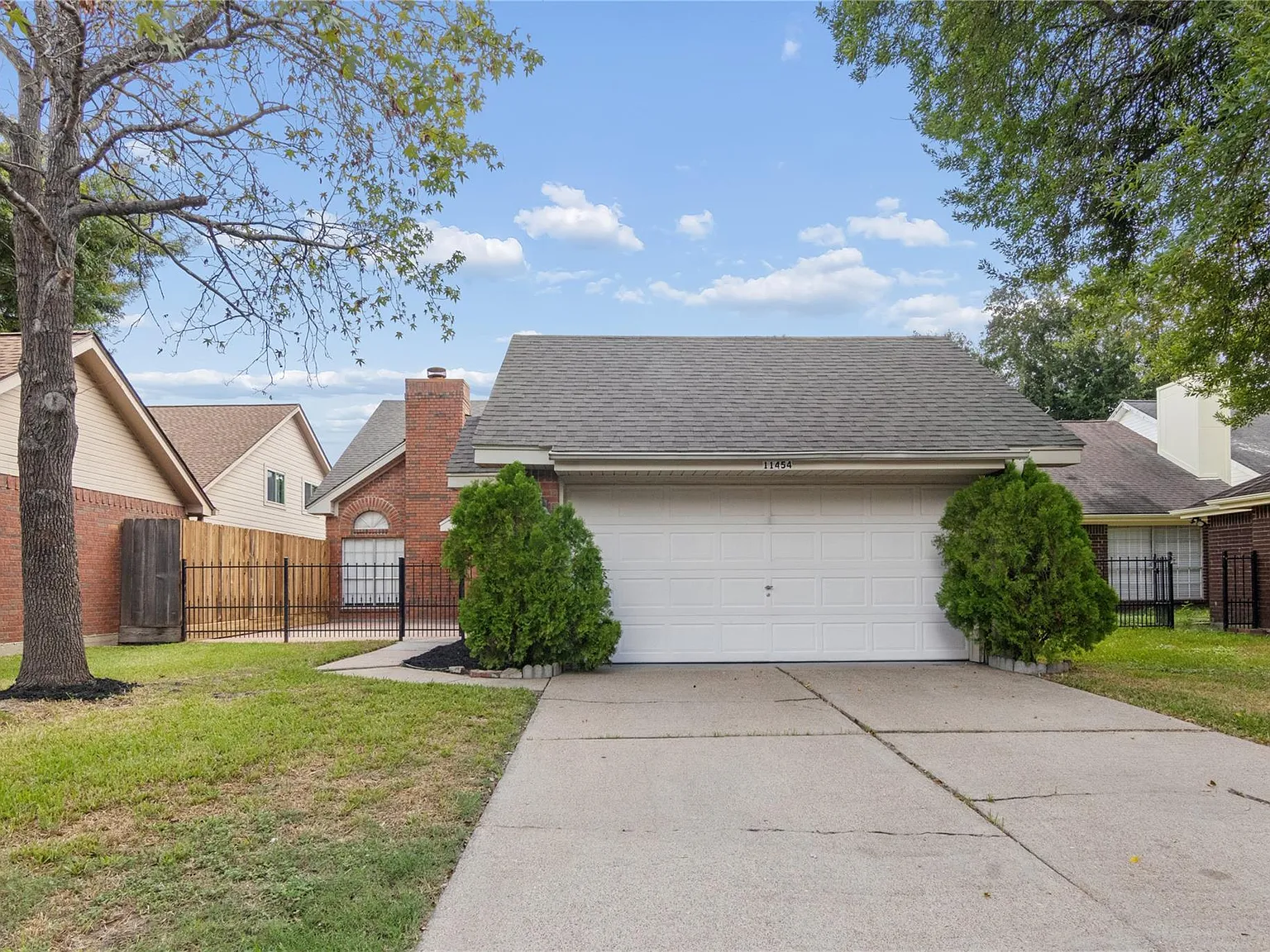3 bed, 2.0 bath, 1358 sqft, $1,750 — Photo 1