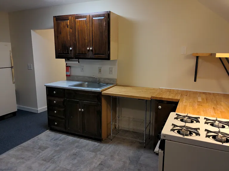 4 Mechanic St #B3 — Photo 6