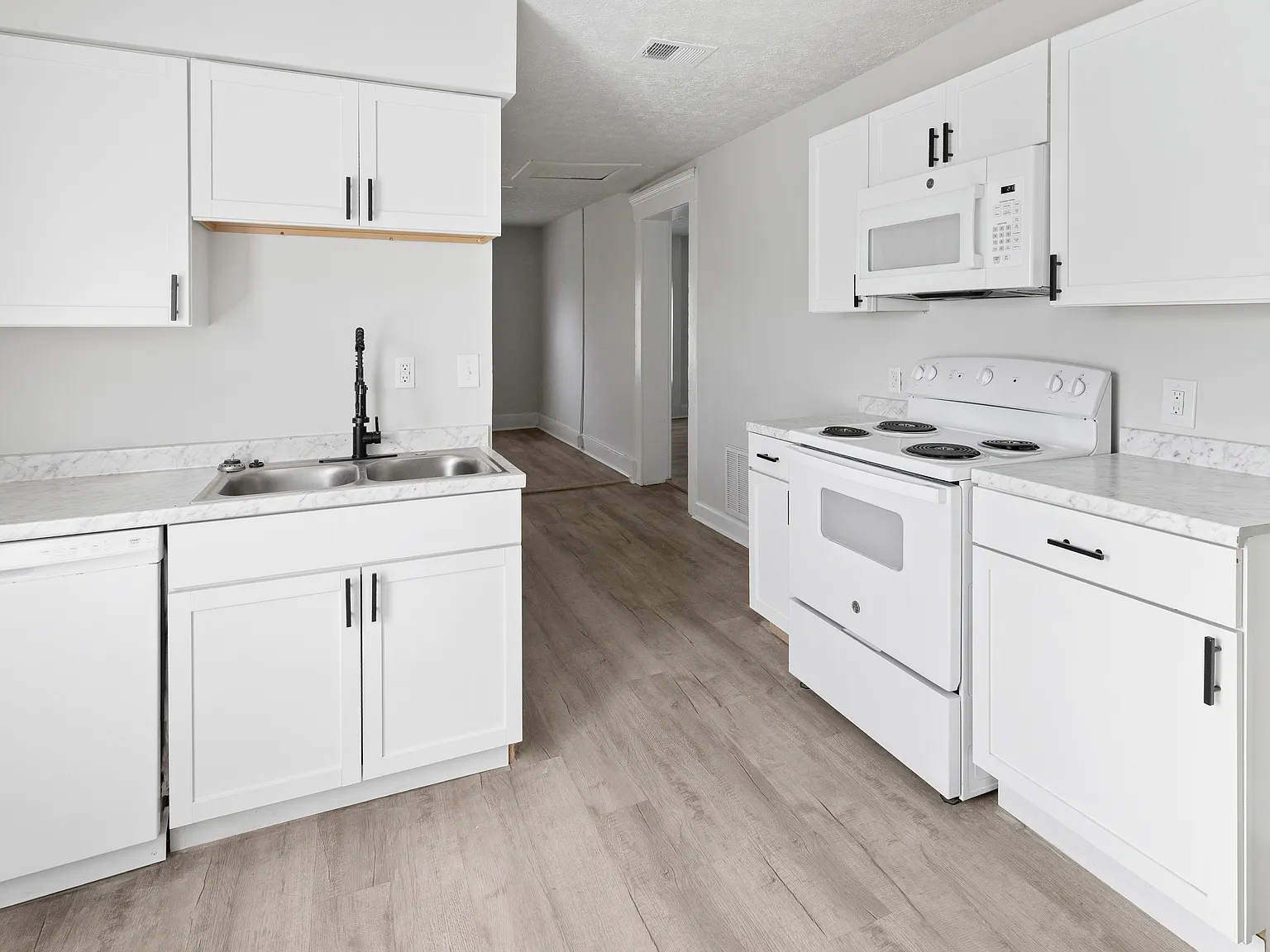 1 bed, $799 — Photo 1