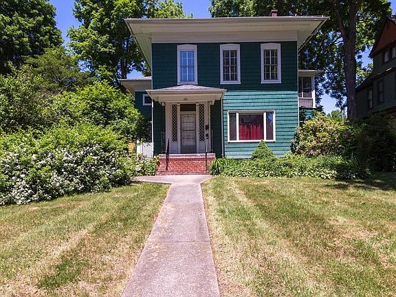 2nd image of 314 W Clinton St