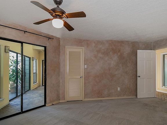 4th image of 83 Woodhaven Wood Dr