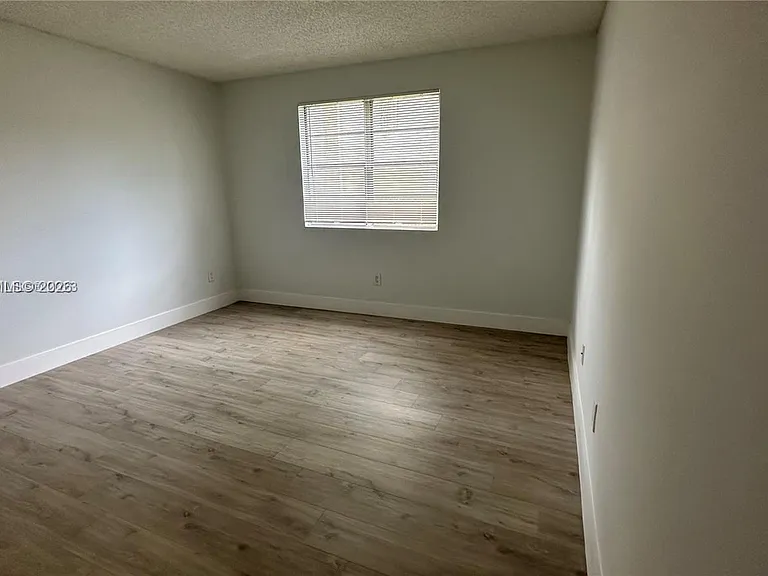 1243 SW 46th Ave #1111 — Photo 17