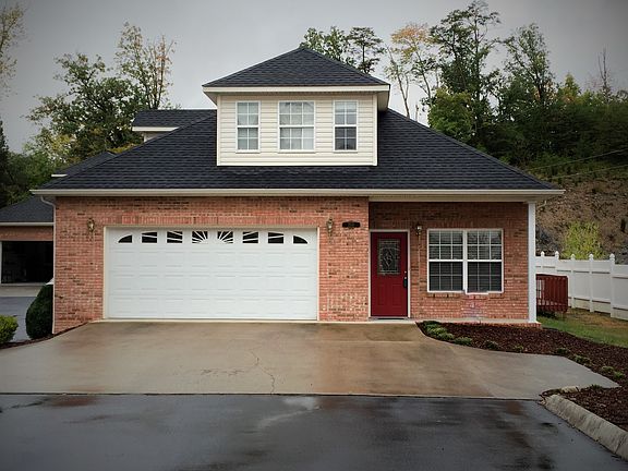 2nd image of 2511 Cloister Ln