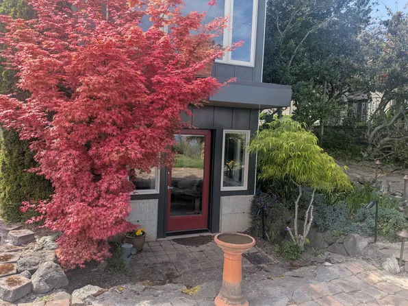324 Wilson St #Adu, Pt Townsend, WA 98368