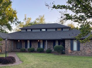 3844 W Lake Dr, Florence, SC 29501