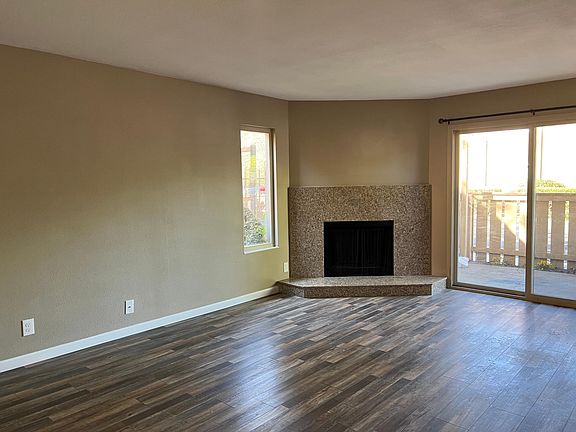 5th image of 328 Northbank Ct APT 13