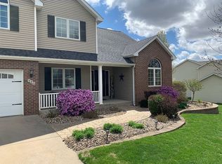 940 203rd Pl, Pella, IA 50219