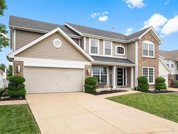 2nd image of 124 Jost Manor Dr