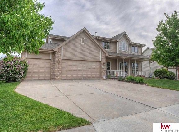 2nd image of 15416 Windsor Dr