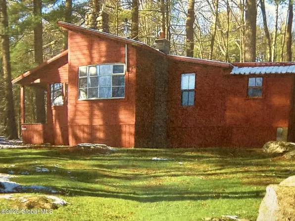 21 Bullis Drive, Averill Park, NY 12018