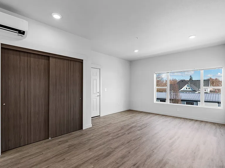Mallon Apartments — Photo 3