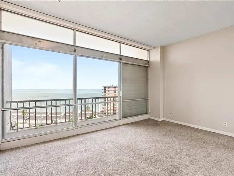 4600 Ocean Dr #906 — Photo 10