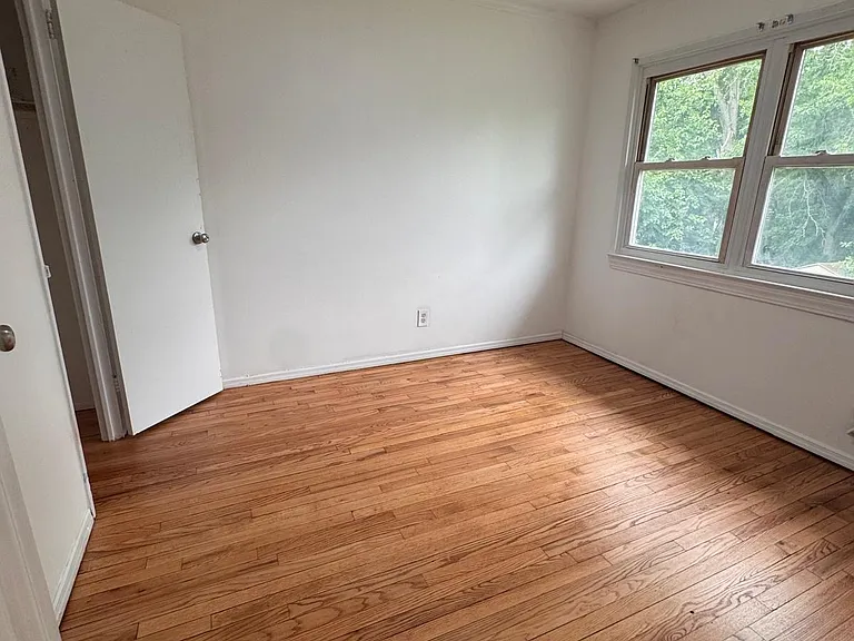 46 N Gilmore Blvd — Photo 11