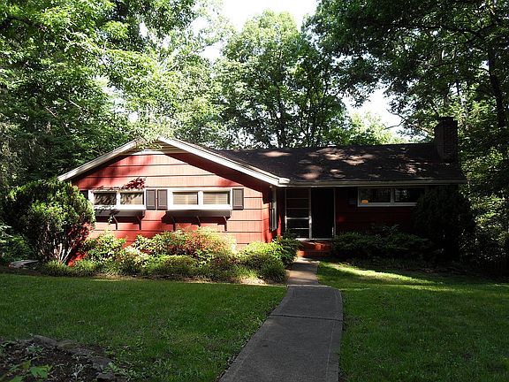 2nd image of 5604 Sunrise Dr