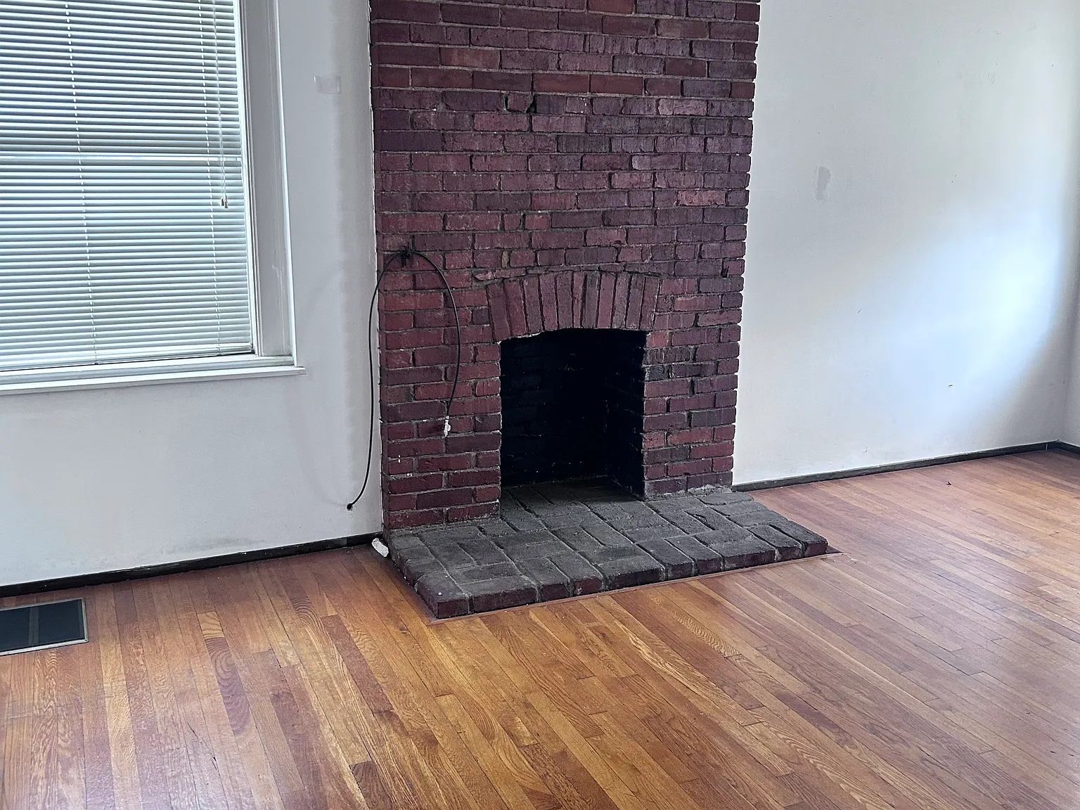 1 bed, 800 sqft, $1,250 — Photo 3