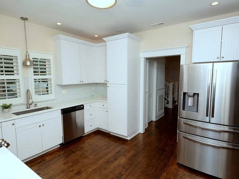 4116 Pretty Lake Ave — Photo 50