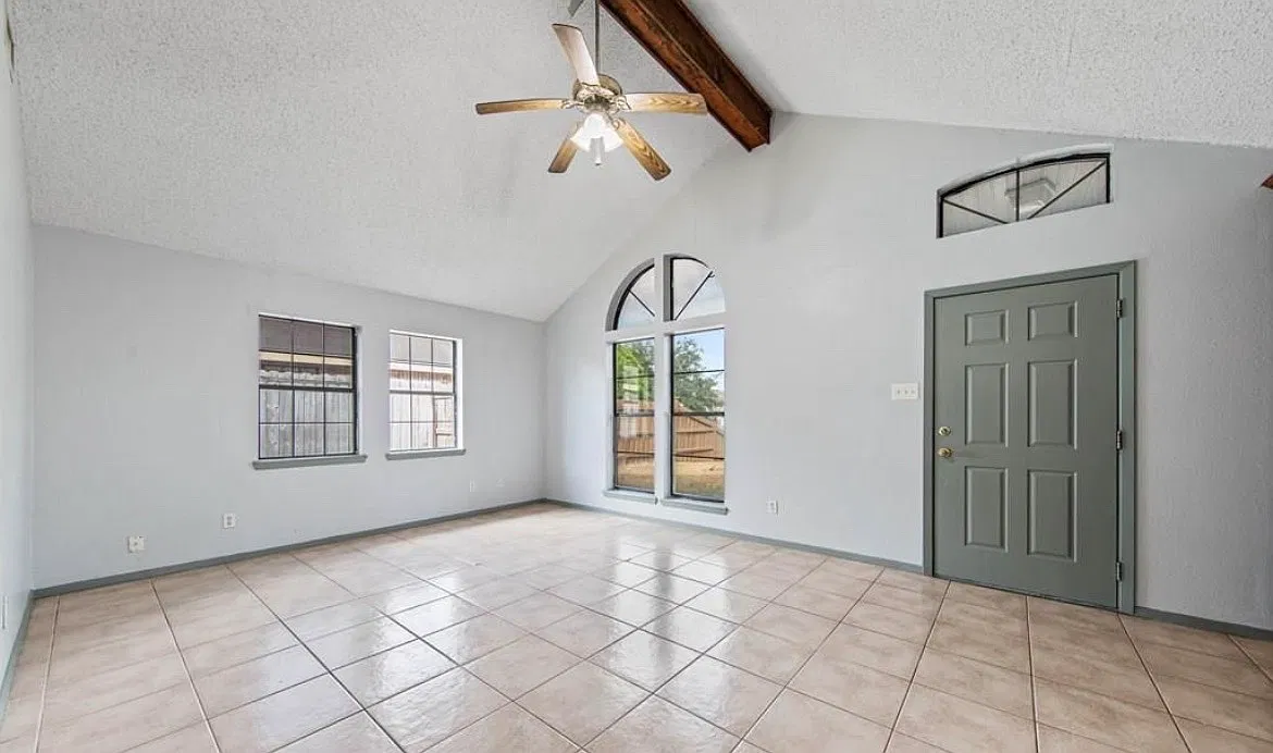 4 bed, 1614 sqft, $2,000 — Photo 3