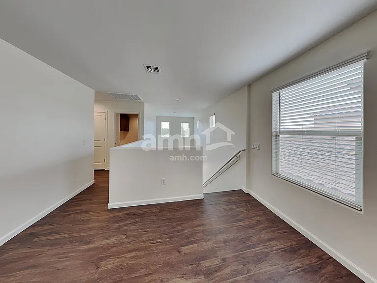 854 E Artesia Pl — Photo 9