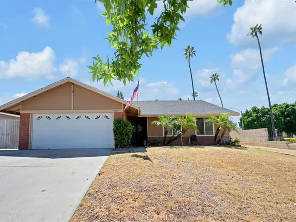 9570 Hermitage Ln, Riverside, CA 92503